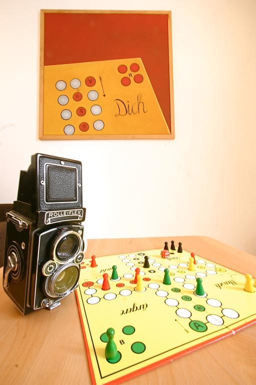 Nikolsdorf Spiele- Und Buchhotel Tschitscher מראה חיצוני תמונה