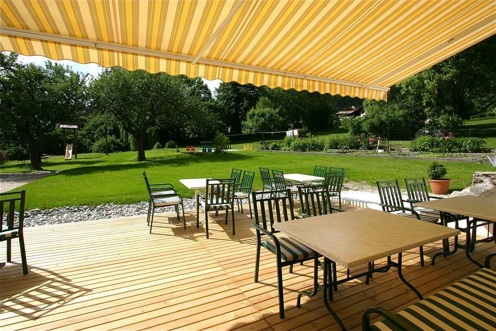 Nikolsdorf Spiele- Und Buchhotel Tschitscher מראה חיצוני תמונה